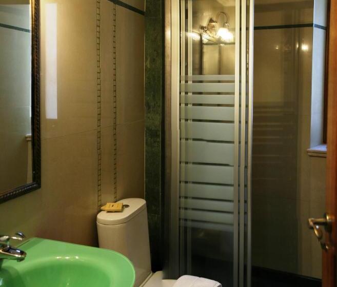 غرفة قياسية, Ionas Boutique