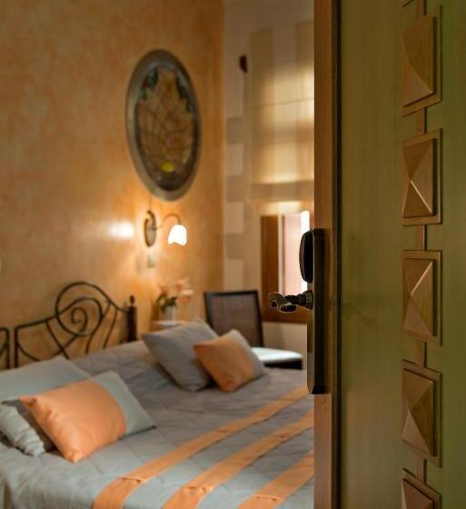 غرفة قياسية, Ionas Boutique