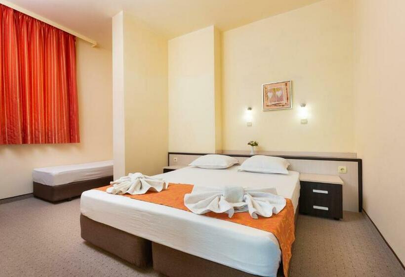 דירה בת חדר שינה 1 עם מרפסת, Julia