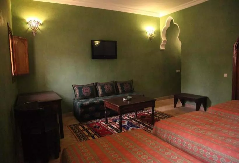 اتاق استاندارد سه نفره, Kasbah Azalay