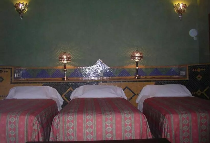اتاق استاندارد سه نفره, Kasbah Azalay