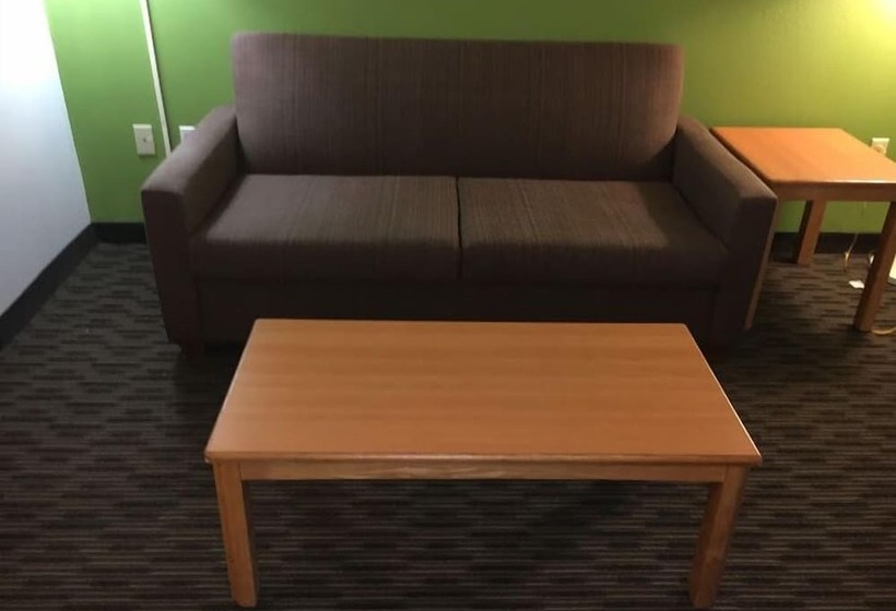 Люкс, Quality Inn & Suites Airport