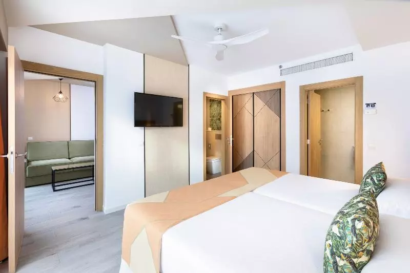 اتاق خانوادگی, Hotel Riu Buenavista - All Inclusive