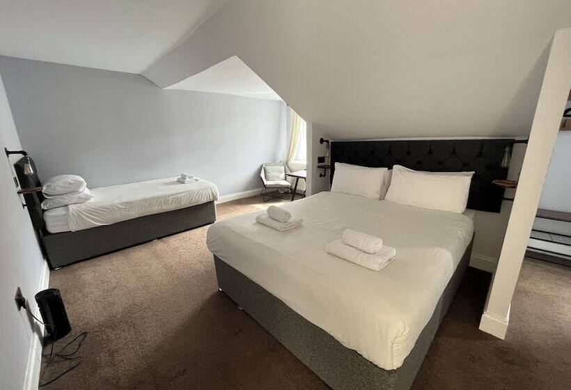 اتاق خانوادگی, The Kelvin