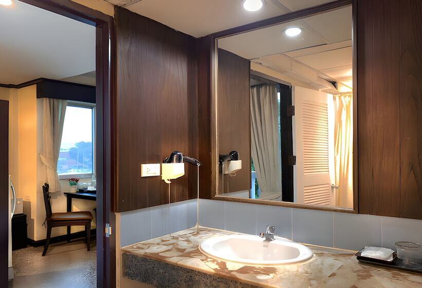 Люкс, Royal Peninsula Hotel Chiangmai