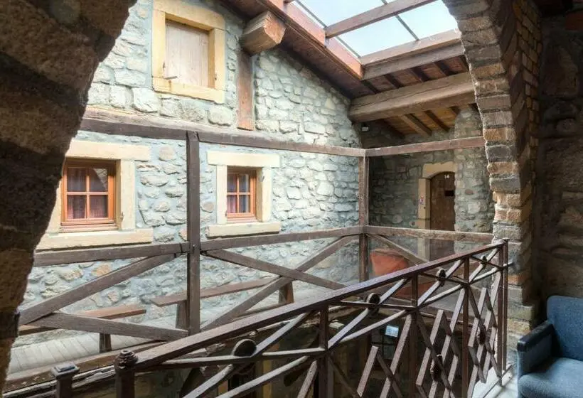 スタンダードルーム, Aux Prisons De Montagny