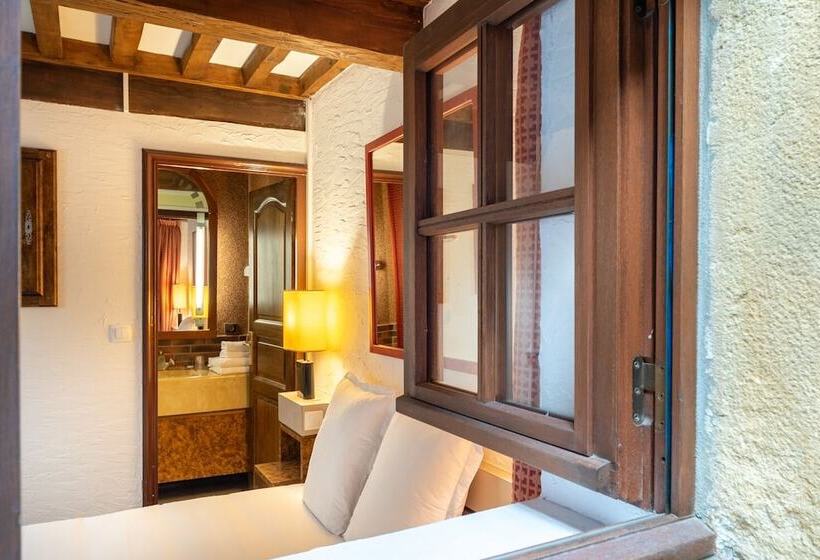 غرفة قياسية, Aux Prisons De Montagny