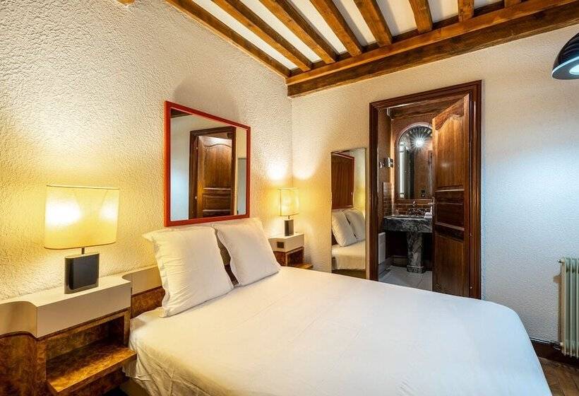 غرفة قياسية ثلاثية, Aux Prisons De Montagny