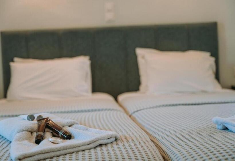 经济房, Karavostasi Beach