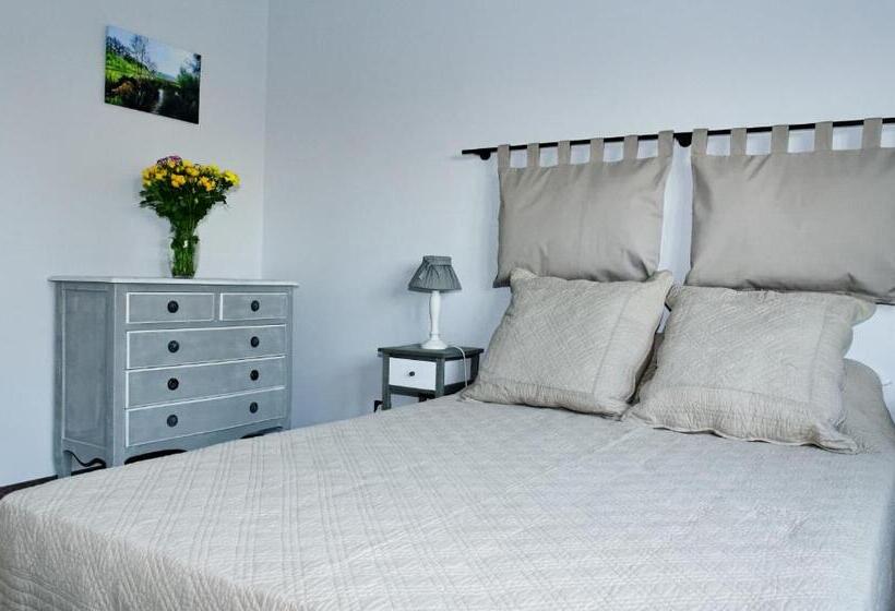 Standard room with outdoor bath, La Ferme Aux Charmes