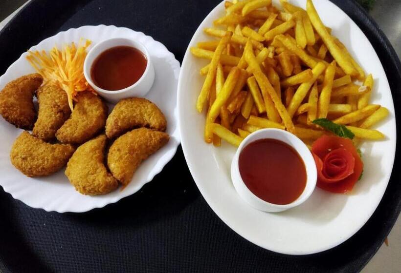 Suite with lake view, Laurel Heights Resort Idukki