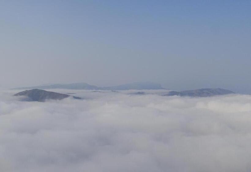 Suite with lake view, Laurel Heights Resort Idukki