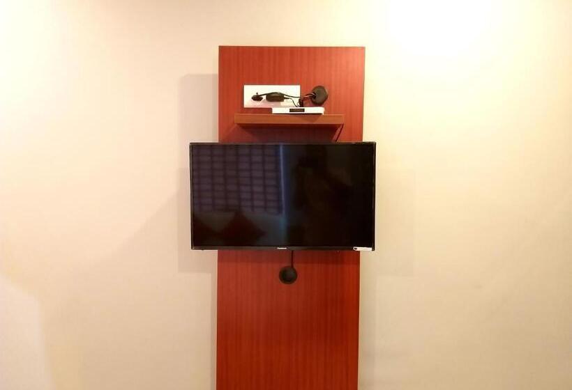 Suite with lake view, Laurel Heights Resort Idukki