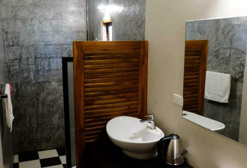 غرفة ديلوكس مزودة بشرفة, Nok Chan Mee Na