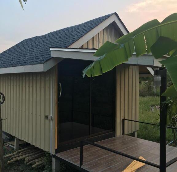 بنجلو قياسى مطلّ علي الحديقة, Nok Chan Mee Na