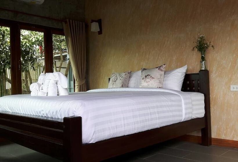 غرفة ديلوكس, Nok Chan Mee Na