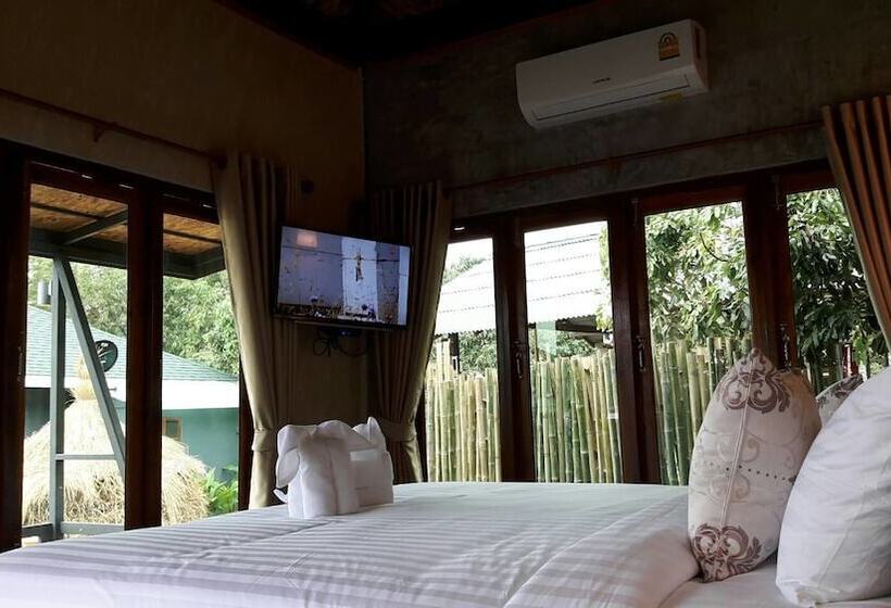 غرفة ديلوكس, Nok Chan Mee Na