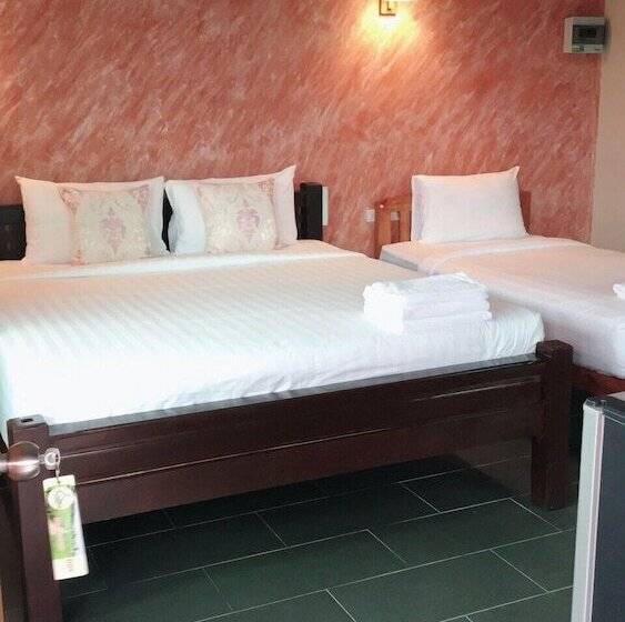 غرفة قياسية ثلاثية, Nok Chan Mee Na