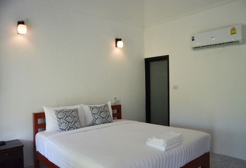 غرفة ديلوكس, Nok Chan Mee Na