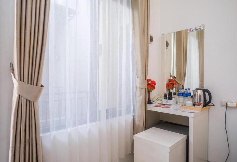 Номер Стандарт, Reddoorz Near Ambarrukmo Area