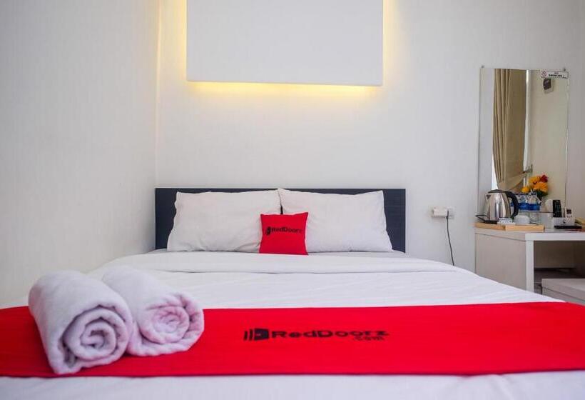 Номер Стандарт, Reddoorz Near Ambarrukmo Area