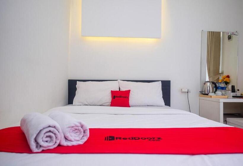 Номер Стандарт, Reddoorz Near Ambarrukmo Area