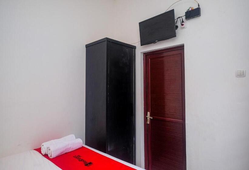 Номер Стандарт, Reddoorz Near Ambarrukmo Area