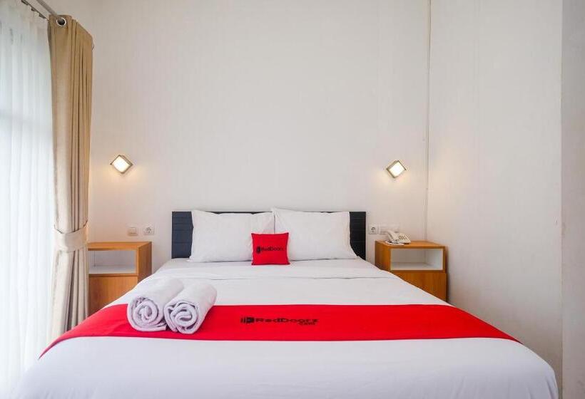 Номер Deluxe, Reddoorz Near Ambarrukmo Area