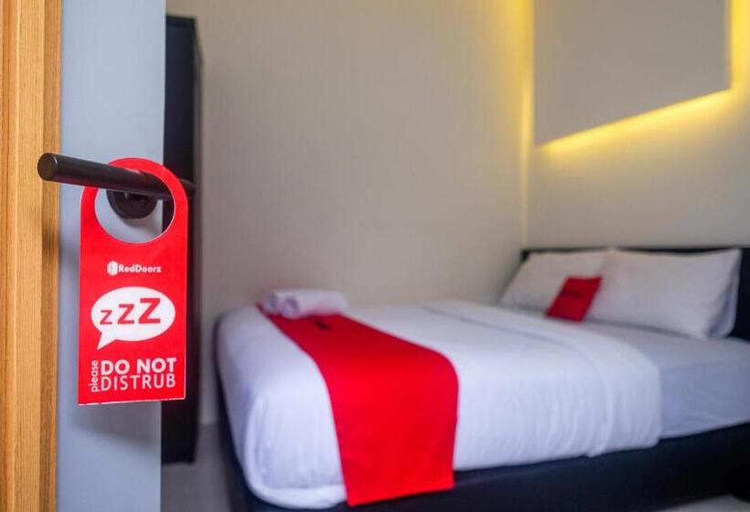 Номер Стандарт, Reddoorz Near Ambarrukmo Area