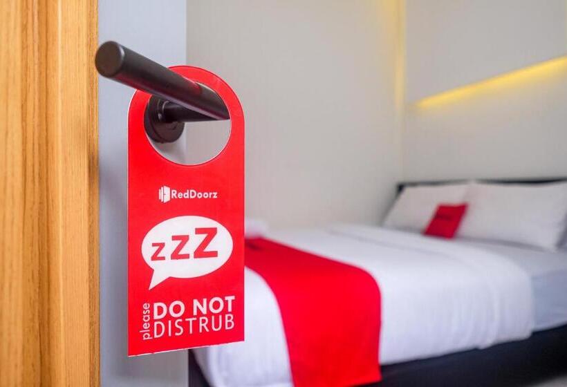 Номер Стандарт, Reddoorz Near Ambarrukmo Area