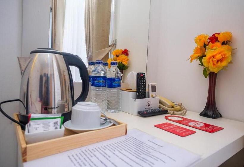 Номер Стандарт, Reddoorz Near Ambarrukmo Area