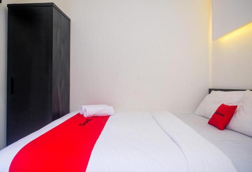 Номер Стандарт, Reddoorz Near Ambarrukmo Area