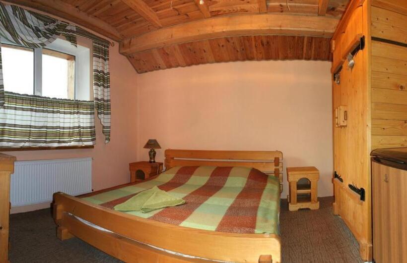 سوییت, артгір гостинний двір