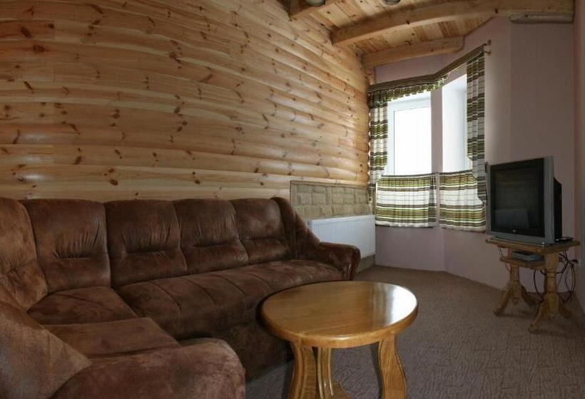 سوییت, артгір гостинний двір