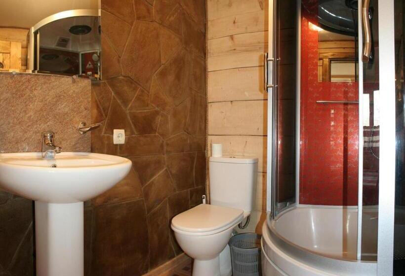 کابین, артгір гостинний двір