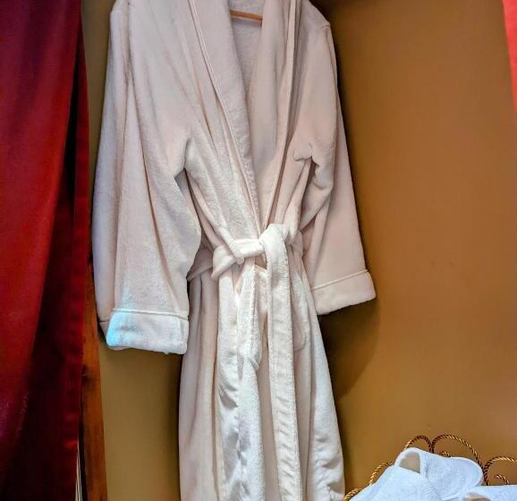 디럭스 룸 킹사이즈 침대, Chanceford Hall Bed & Breakfast