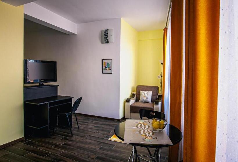 استودیو استاندارد با تخت کینگ, Colors Residence