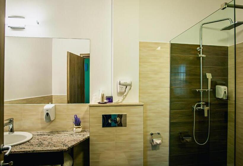 استودیوی لوکس, Colors Residence