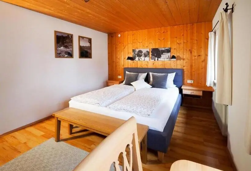 Quarto Estandar, Beim Lenz