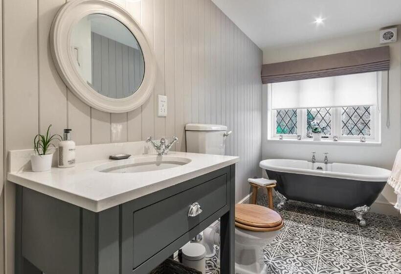 家庭间, Griffin Inn