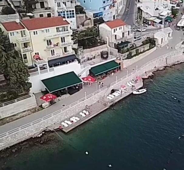 استودیوی استاندارد با چشم‌انداز دریا, Apartmani Leženić M