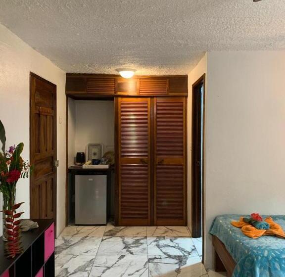 デラックスの4人部屋, Casa Mambo