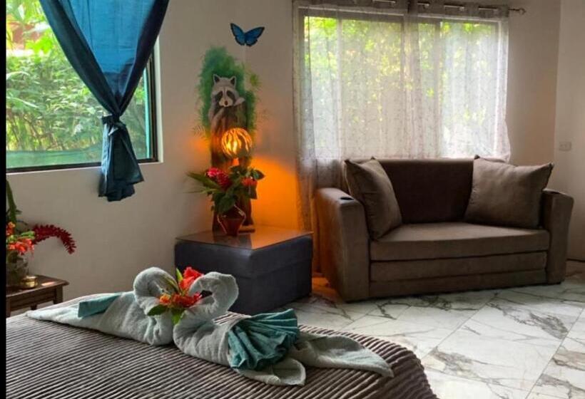 デラックスの4人部屋, Casa Mambo