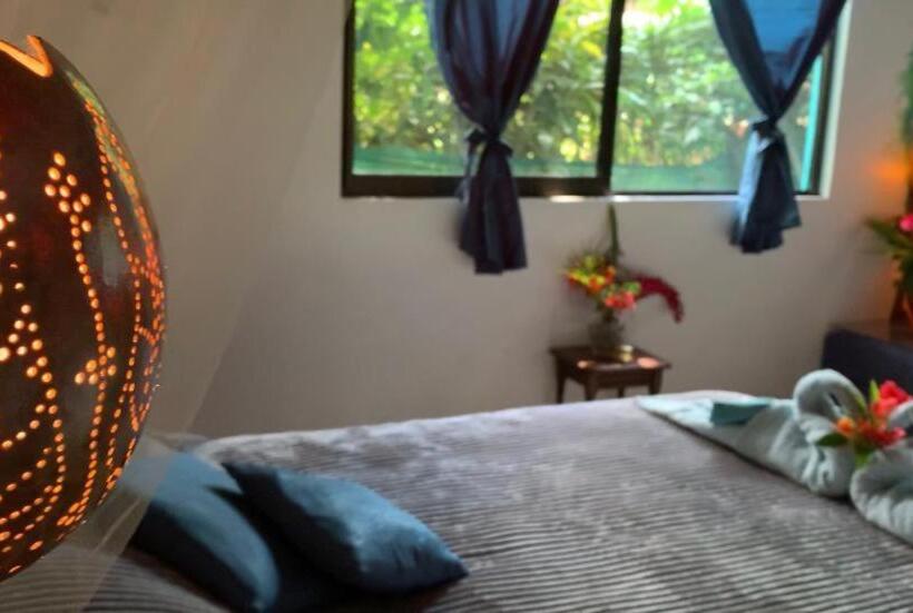 デラックストリプルルーム, Casa Mambo