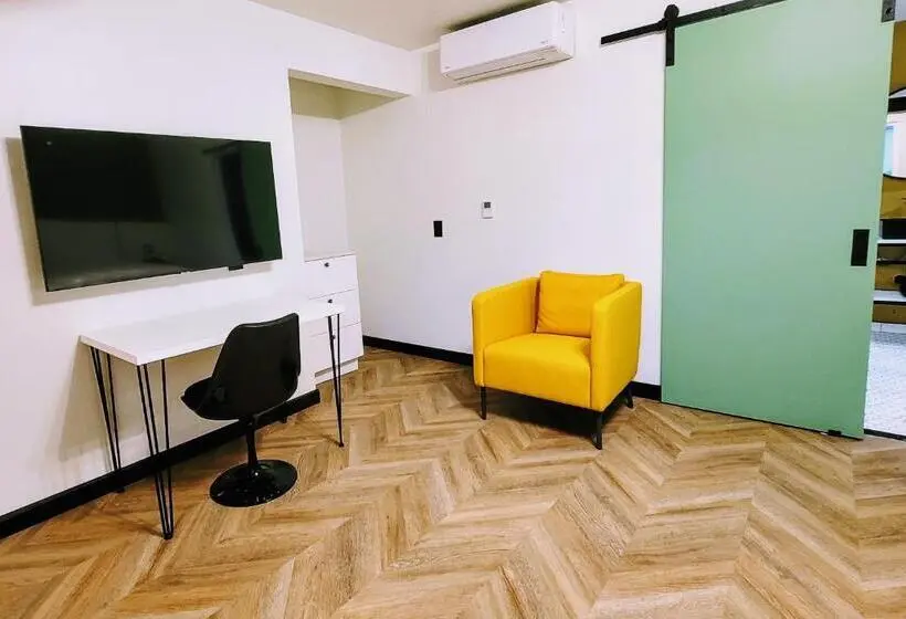سوئیت با وان آب گرم, The Bell Vista