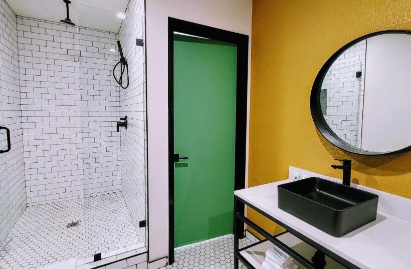 자쿠지 스위트, The Bell Vista