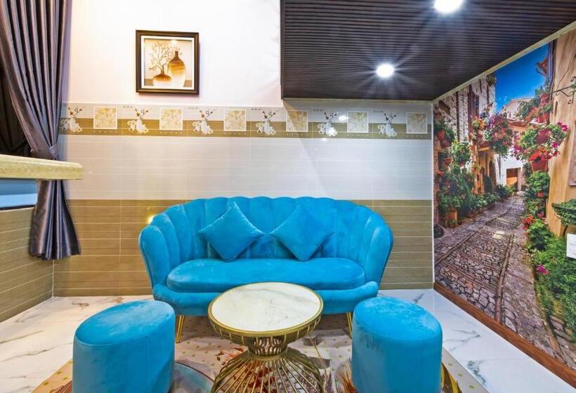Standaardkamer met Kingsize Bed, Csltdl & Coffee Sân Vườn Vương Bảo Long đà Lạt