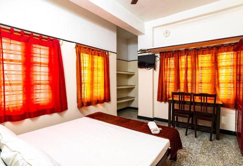 Standart Oda, Anadiyil Leelakrishna Inn