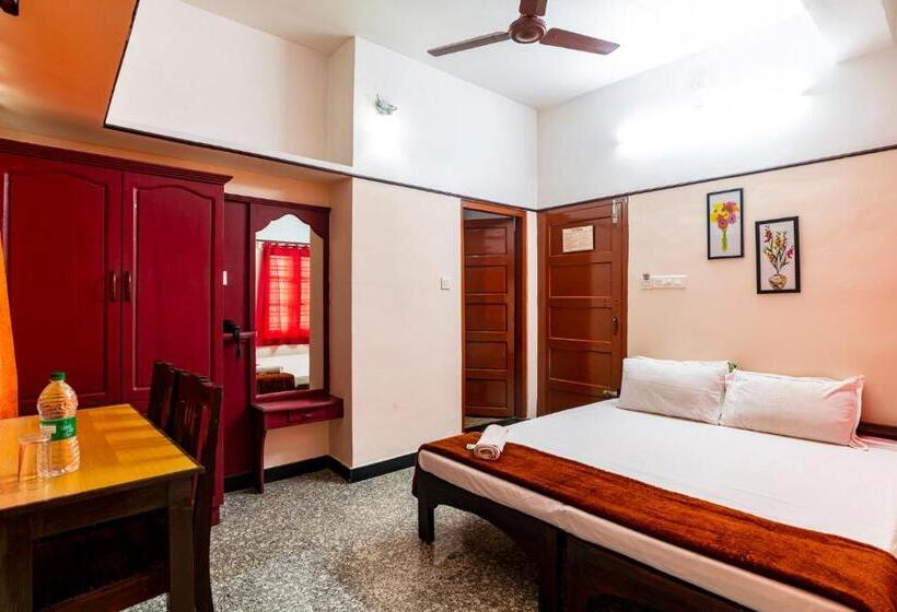 Standart Oda, Anadiyil Leelakrishna Inn