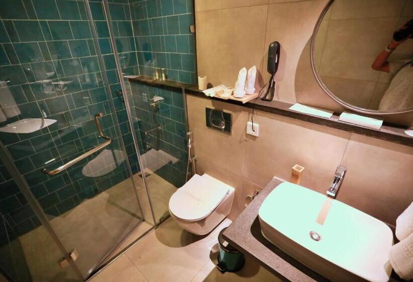 اتاق لوکس, E.05 City Inn